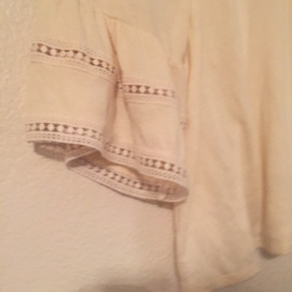•Boho Cream Ruffled Blouse• - Picture 3 of 5